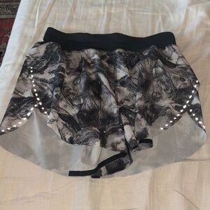 Lululemon find your pace shorts